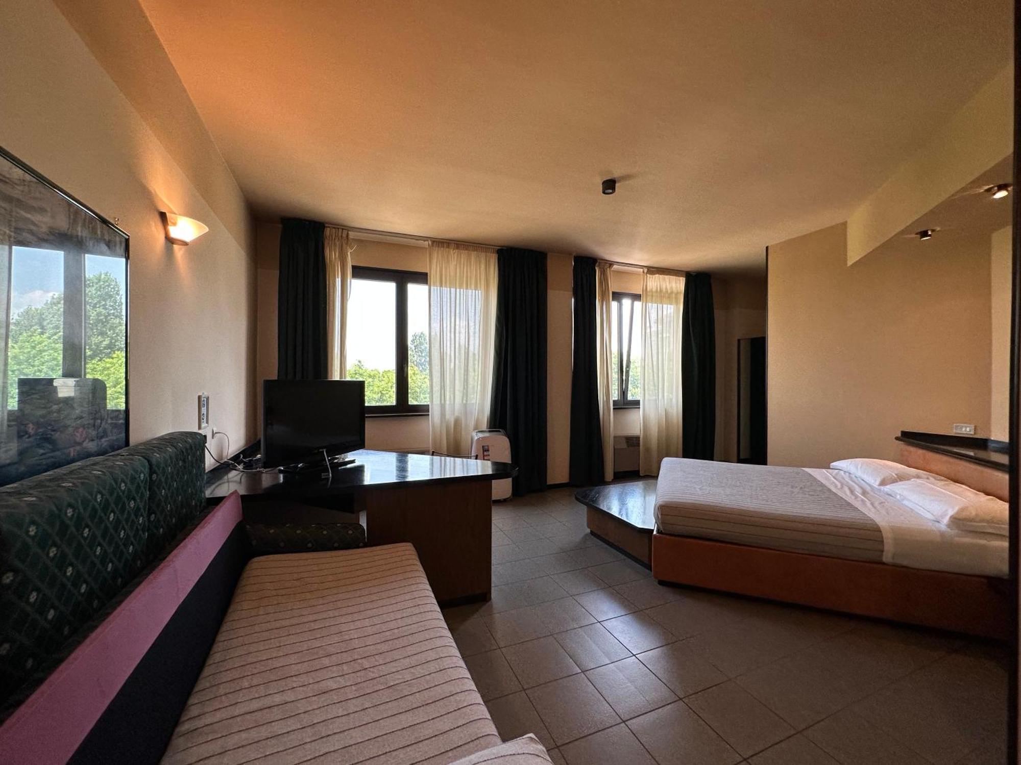 Hotel Griselda Saluzzo Exterior photo
